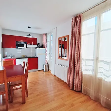 Apartment Le Coudon, T2, Centre Luchon, Wifi, Casier A Skis, Ascenseur, 5 Personnes *